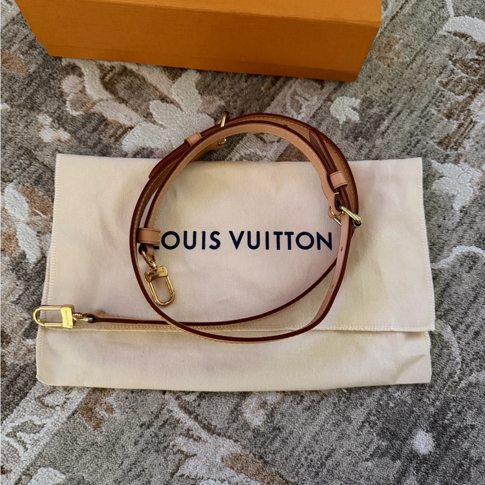 Louis Vuitton Tan Leather Strap Speedy